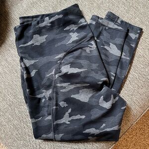 Athleta ultimate 7/8 leggings. 2X